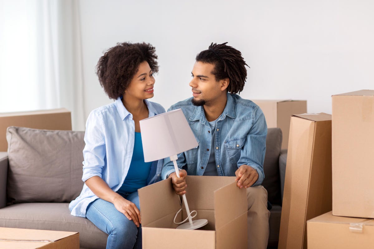 MOVING A SINGLE PIECE OF FURNITURE: HOW IT WORKS